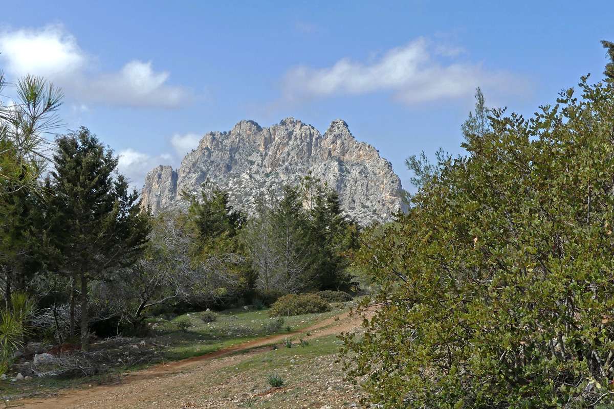 Der Pentadaktylos (Fünf-Finger-Berg) im Beşparmak-Gebirge