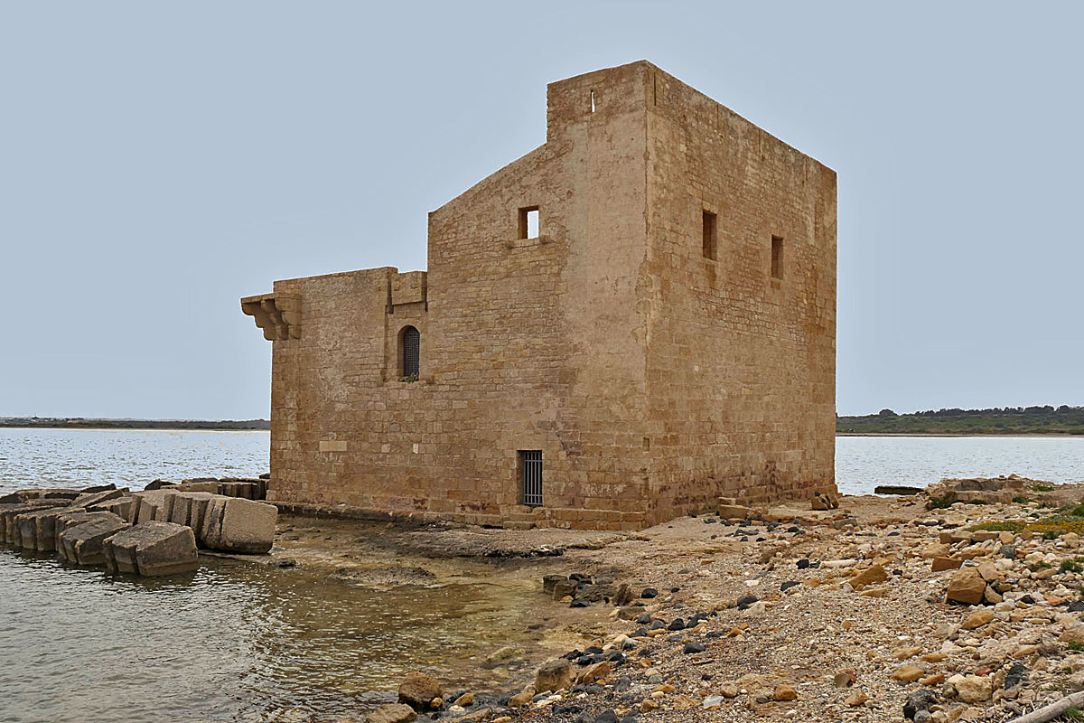 Der Torre Seva im Naturschutzgebiet Vendicari am Meer im Süden